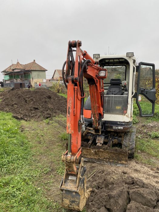 Inchiriez miniexcavator, Miniexcavator de inchiriat (Execut Lucrari)