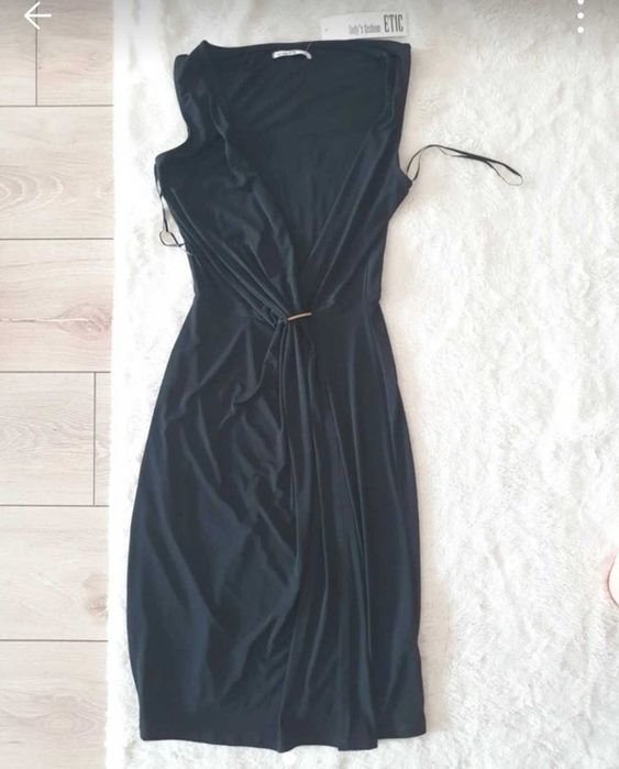 rochie neagra etic