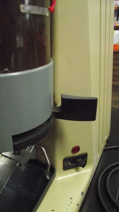 Комплект професионална кафе машина с кафемелачка.