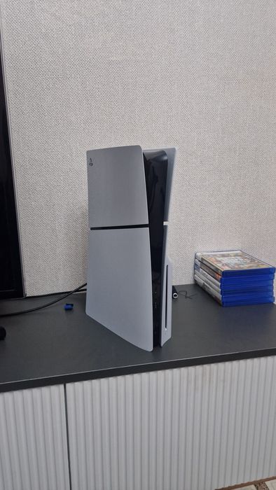 Продается PS5 в отличном состоянии