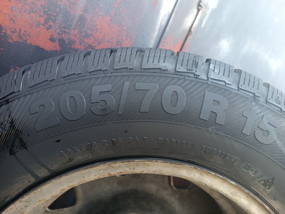 ЖЕЛ.ДЖ с гуми 205/70/15 Barum