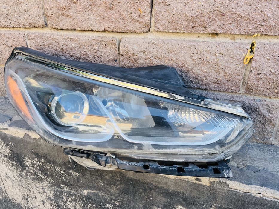 Продам фару Соната Америка Оригинал