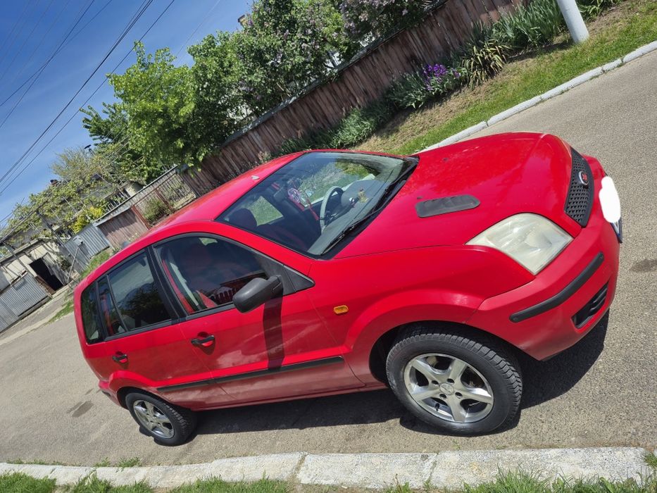 Vând Ford Fusion