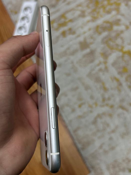 iPhone 11 белый цвет