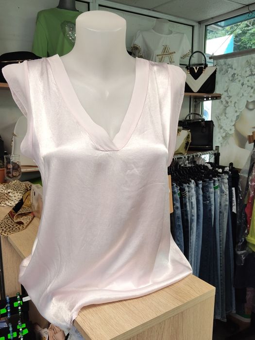 Дамски тениски и блузи