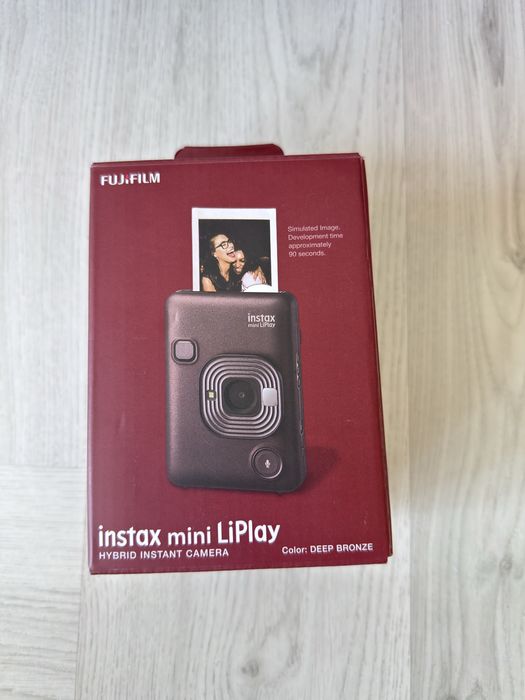 Нов фотоапарат за моментни снимки