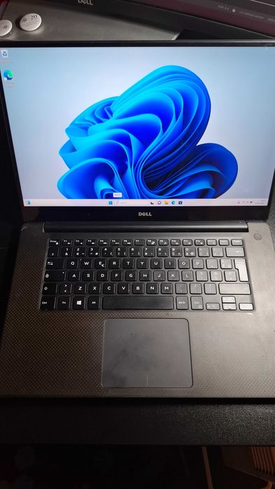 Laptop Dell XPS 13 si Dell Precision 5510