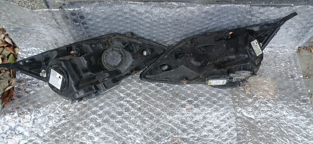 Honda CR-V  - оригинални фарове Xenon