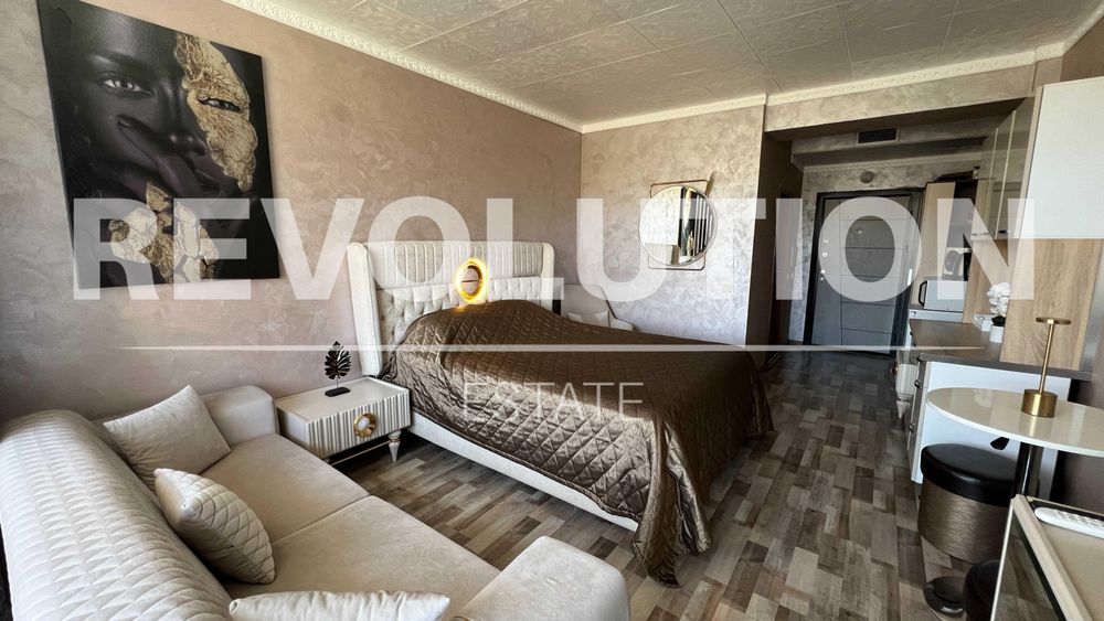 Дава се под наем Едностаен апартамент в к.к. Св.Св. Константин и Елена - 40 кв.м за 248.88 € - Снимка #1