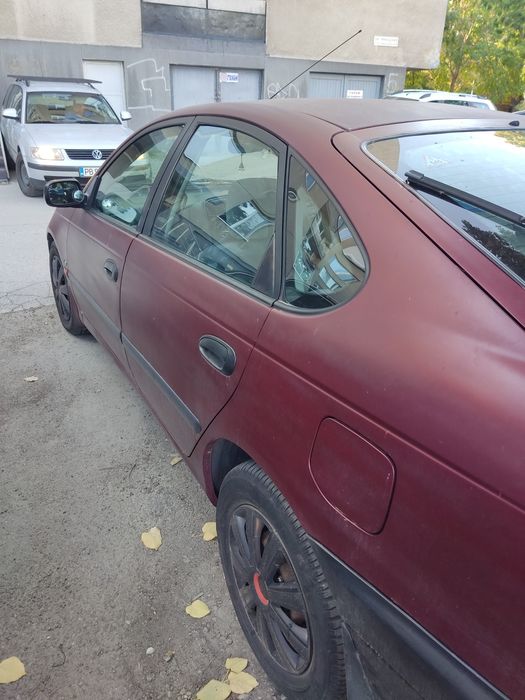 Тойота Авенсис 1.8