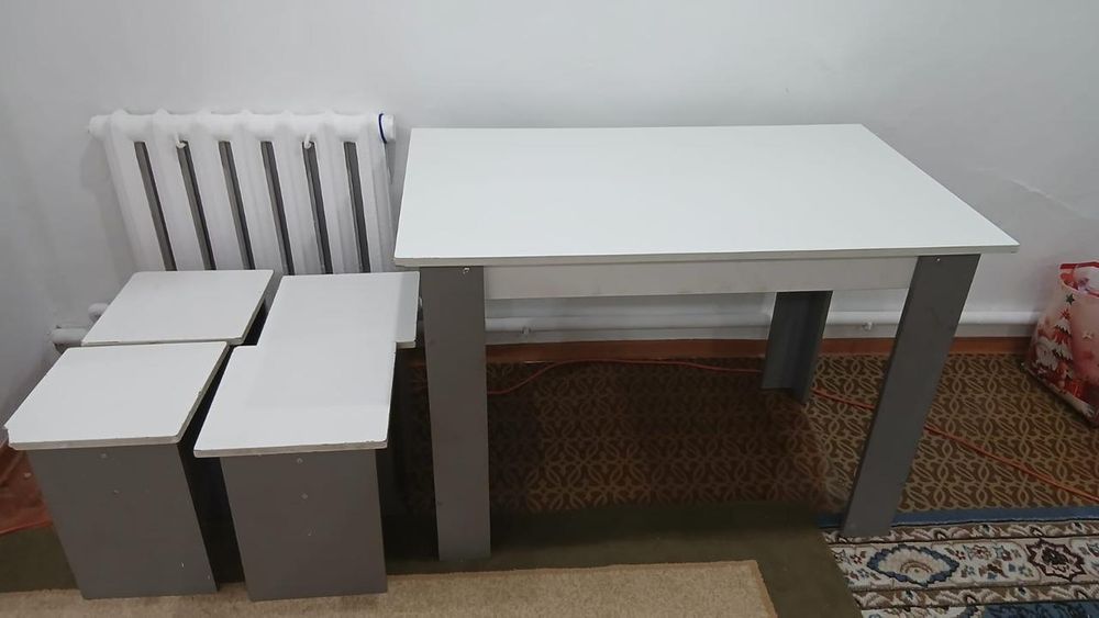 Продам  стол кухыный