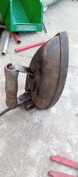 Утюг советский 6или 7киллограммов