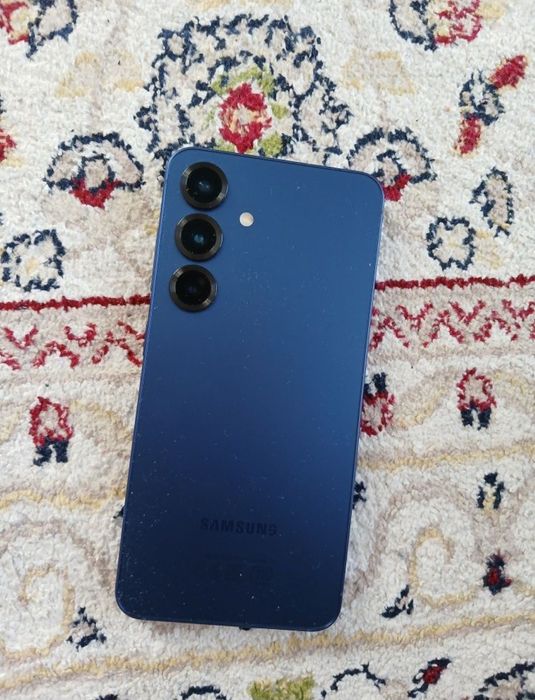 Продам Samsung S25 12/256