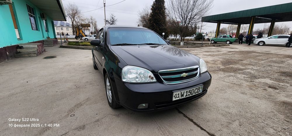 Ласетти 1.8 сотилади