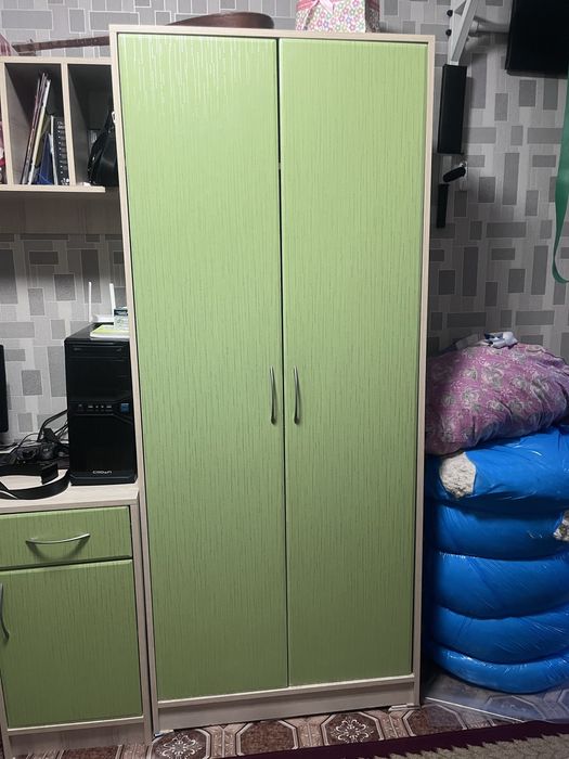 продается шкаф в хорошем состояний