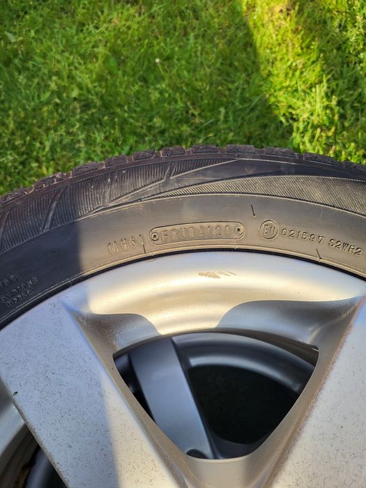 Un set roti de vanzare 225 55 16 bmw e60,61.