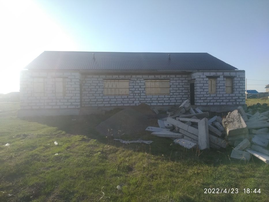 Продам дом  на два хозяина.