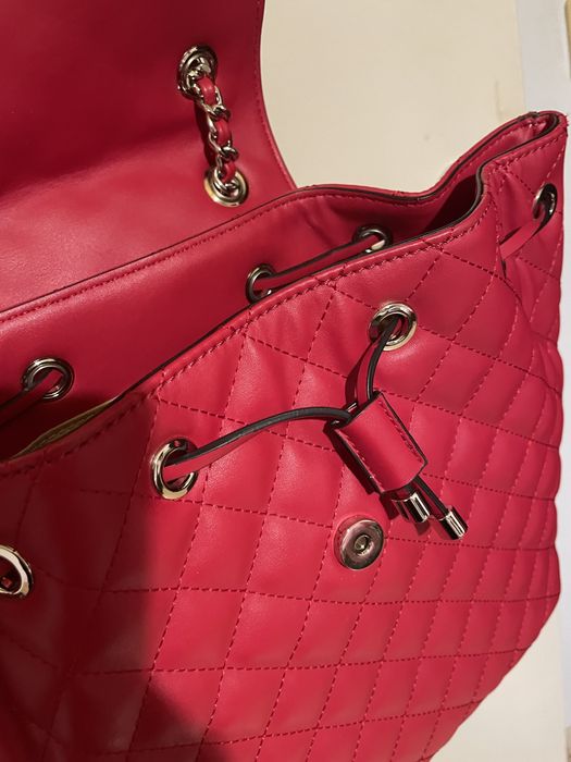 Страхотна Раниц  на Guess