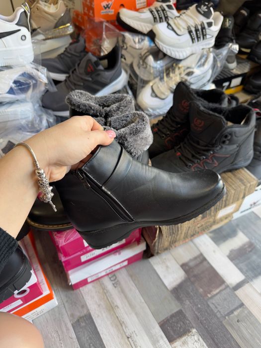 Нови боти на разпродажба от магазин