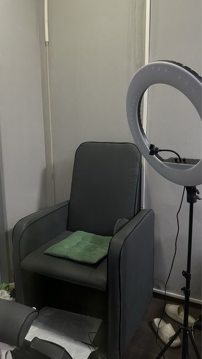 сдается в аренду маникюрный столик