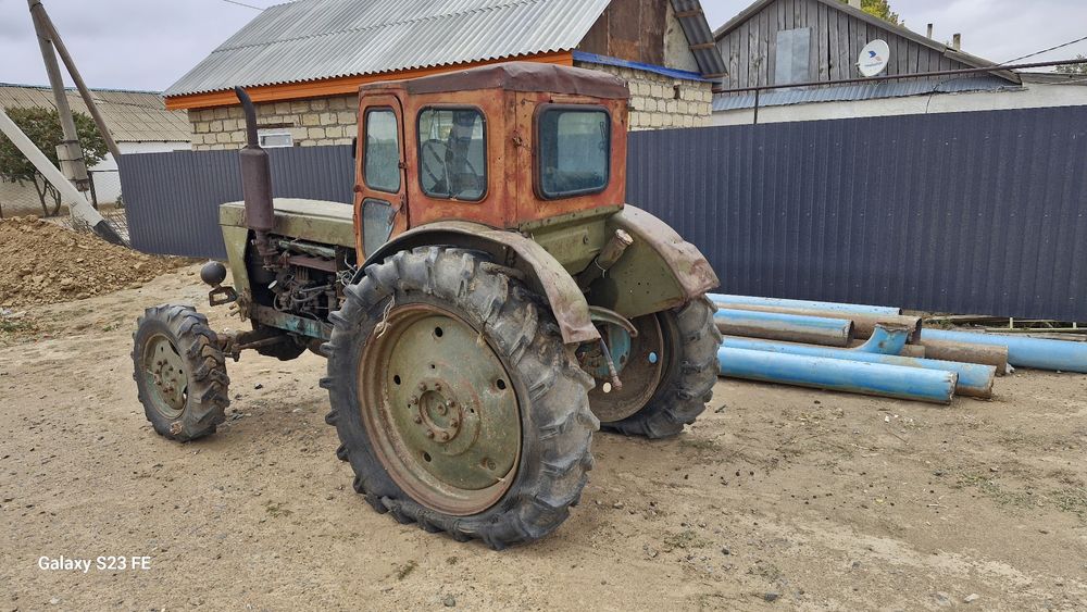 Трактор т40 полнаприводный на ходу.