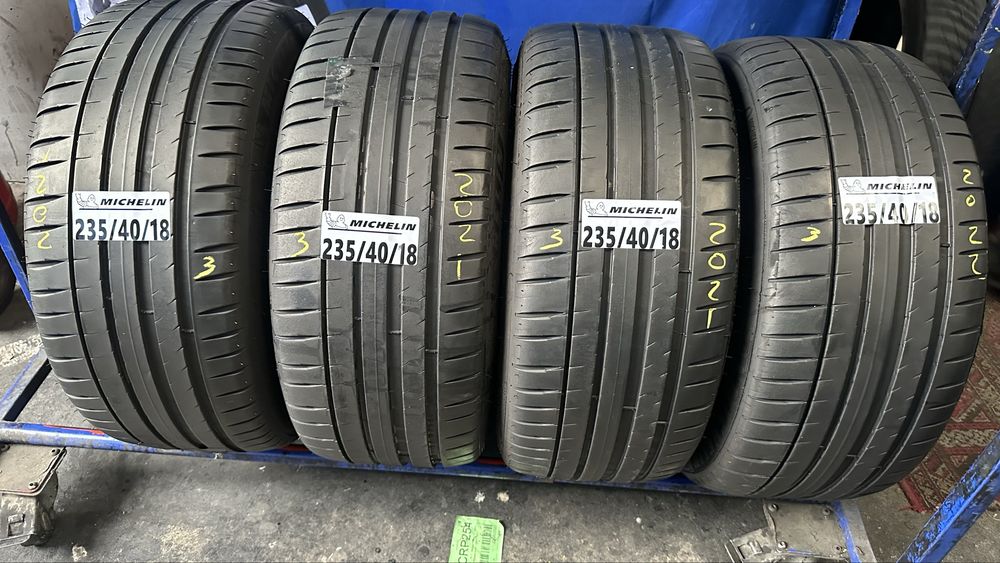 235/40/18 michelin