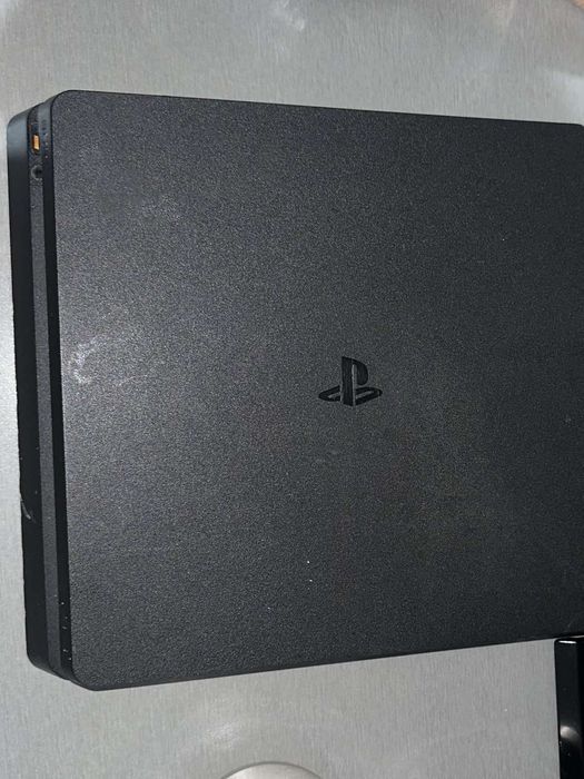 Продавам pleystation 4 slim може и бартер