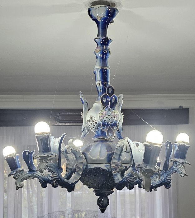 Candelabru din porțelan cu 6 brate