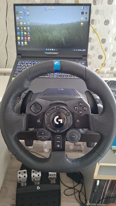Игровой руль Logitech G923 TrueForce (PS5 / PS4 / PC) — Идеальное сост