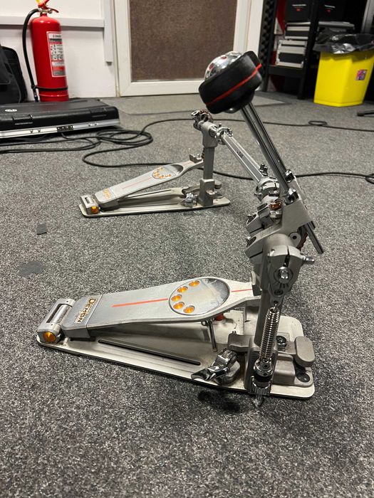 Pedală dublă Pearl Demon Chain P-3002C – completă, stare excelentă