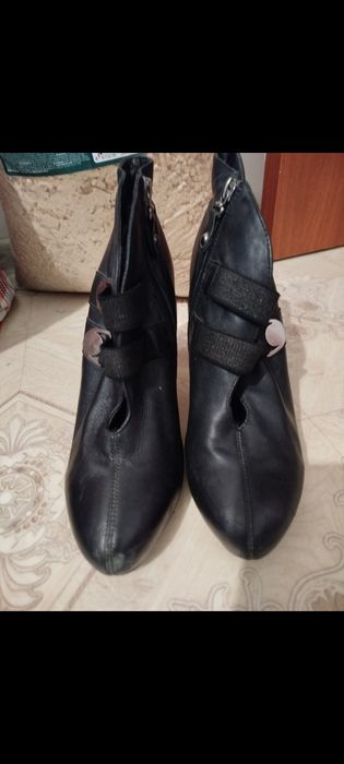 Продам обувь одежду