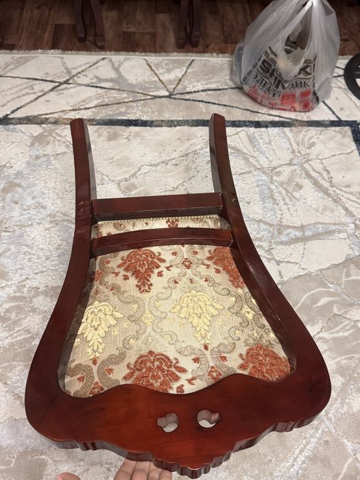 Стульчики деревяные класические