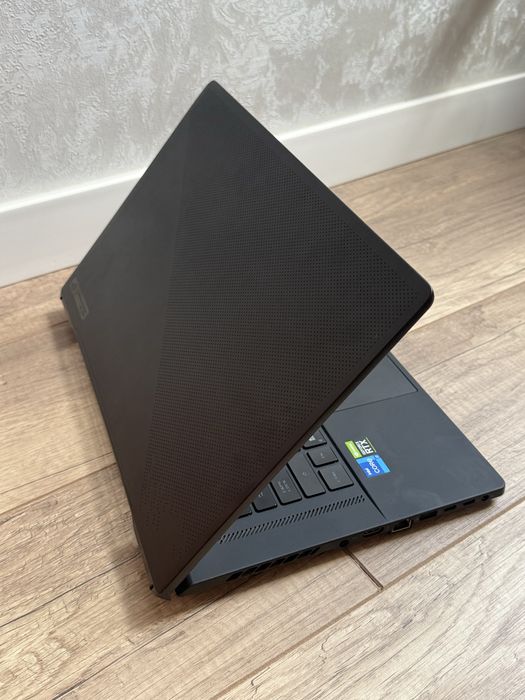 ROG Zephyrus M16