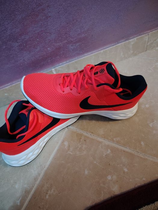 Vind adidași Nike sport