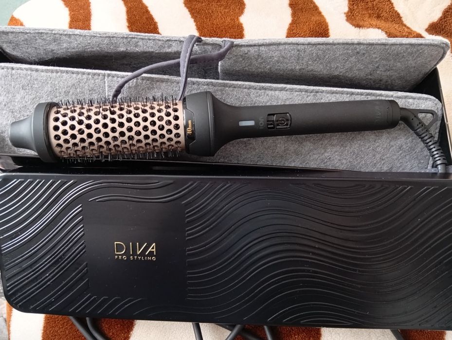 Perie ceramica Diva Pro Styling