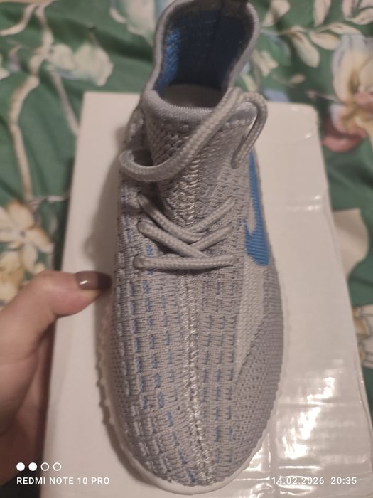 Продам детскую обувь