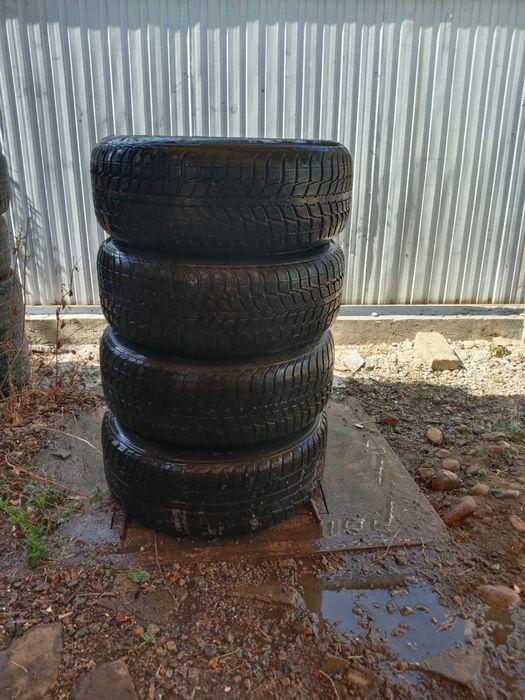 Продам зимние шины с дисками