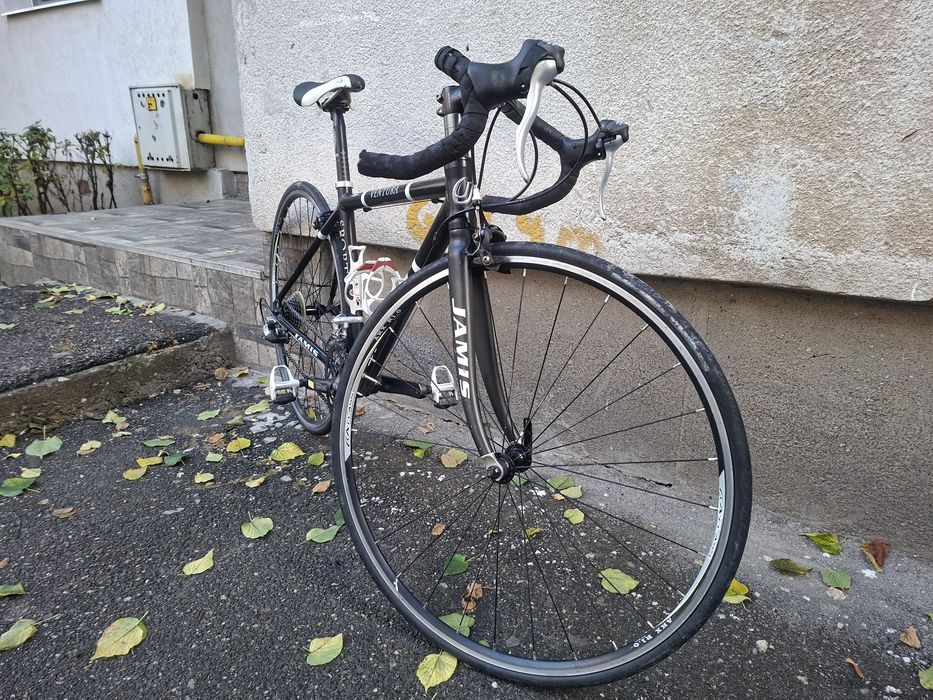 Vand/Schimb bicicleta cursiera cu furca carbon