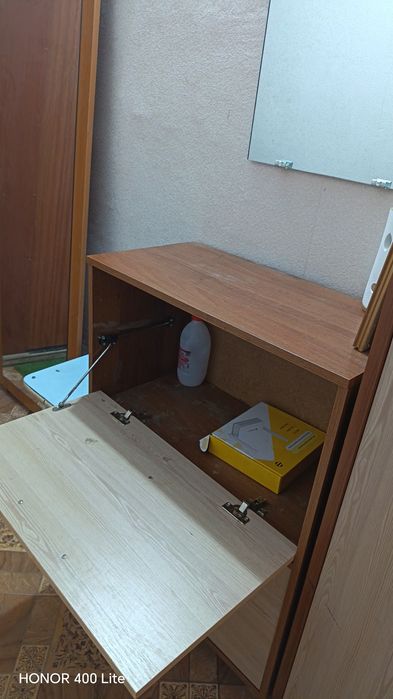Продам б/у  прихожую и зеркало