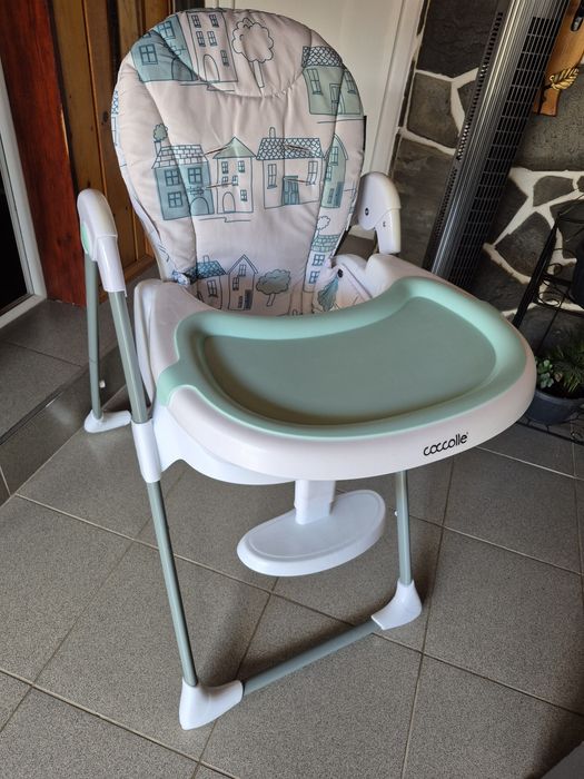 Scaun de masa baietel/fetita in stare foarte buna , cu centuri .