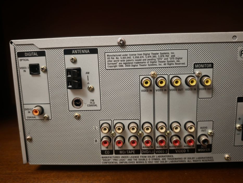 Sony str-k740p 5.1 Dolby digital, Digital dts, pro logic.