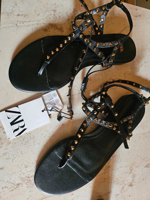 Нови!Zara GOLD сандали 36 номер