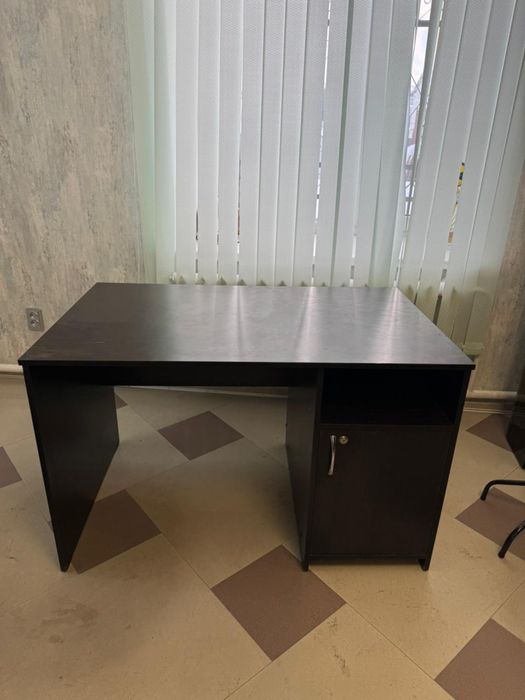 Продам офисный стол
