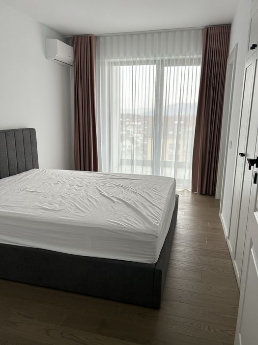 Imchiriez apartament 3 camere,complex nou, parcare subterana