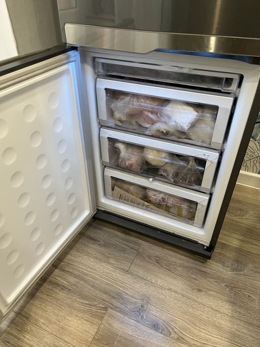 Холодильник Samsung