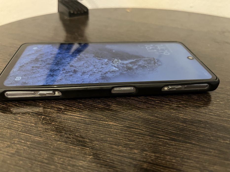 Продам Poco F4 GT