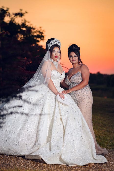 Vând rochie de mireasă