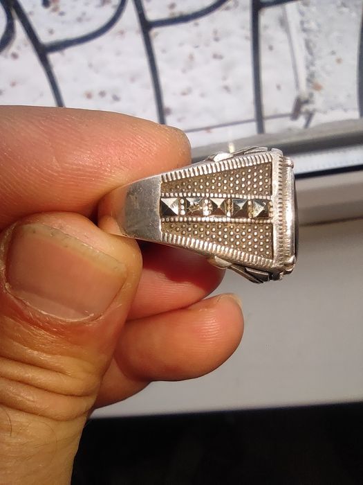 Мужской серебряный перстень.