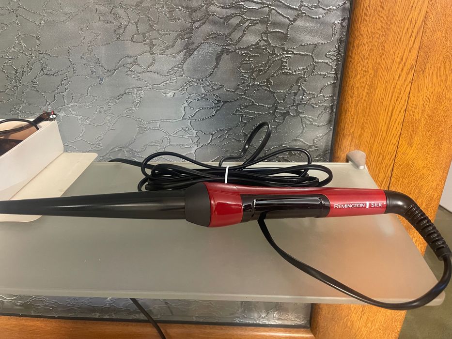 Vând Ondulator Remington Silk Nou