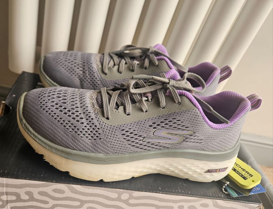 Продам кроссовки “SKECHERS”